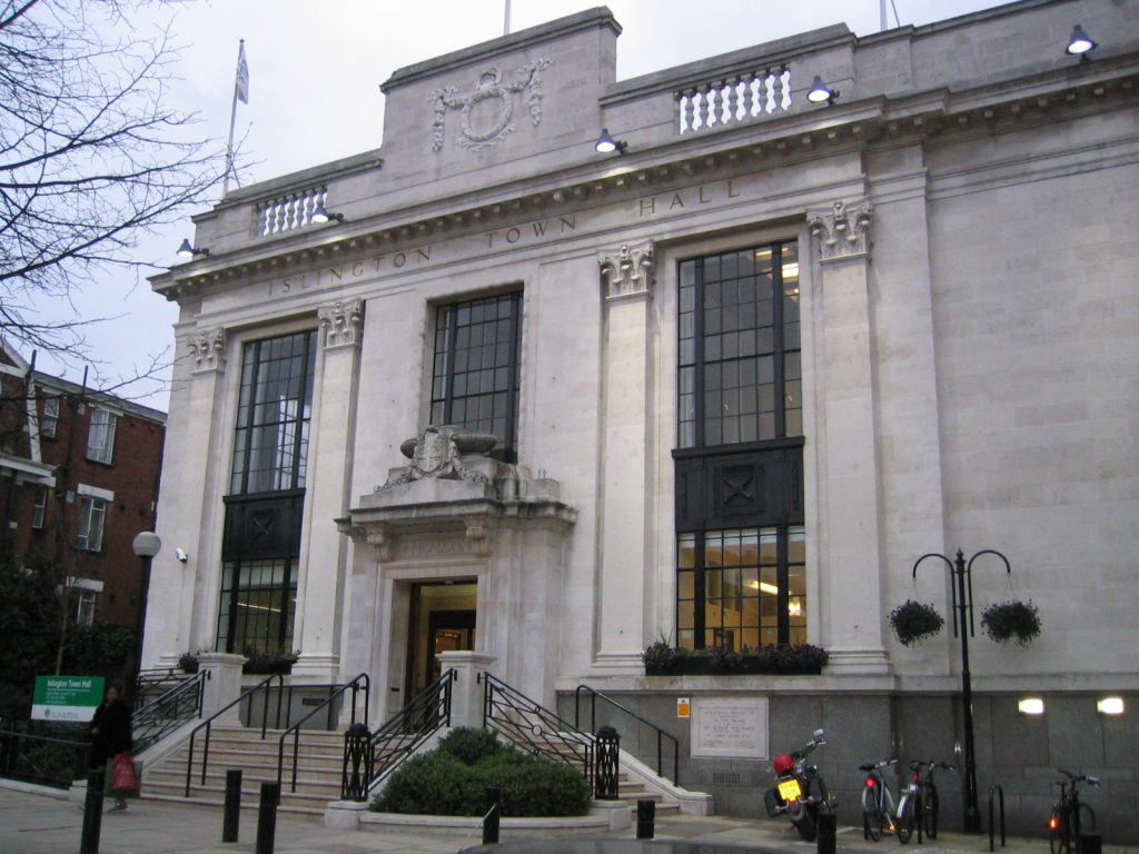 Islington Town Hall (credit Alan Ford/Wikimedia)
